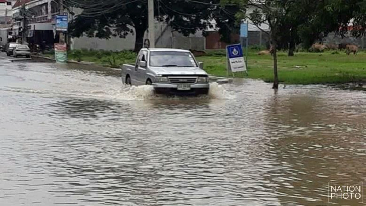 ฝนตกกระหน่ำสุรินทร์น้ำท่วมหลายอำเภอ