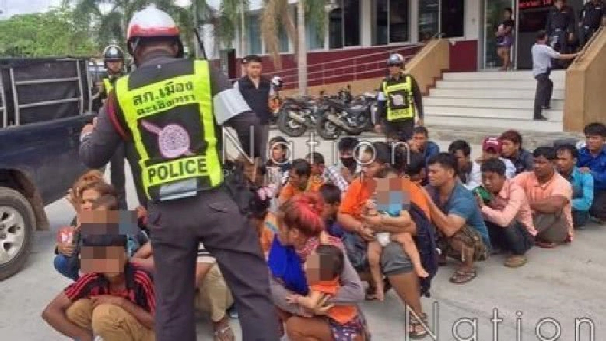 ชีวิตจริงยิ่งกว่าปลากระป๋อง!!ขนเขมร35คนยัดทะนานท้ายปิกอัพ ชีวิตจริงยิ่งกว่าปลากระป๋อง!!ขนเขมร35คนยัดทะนานท้ายปิกอัพ