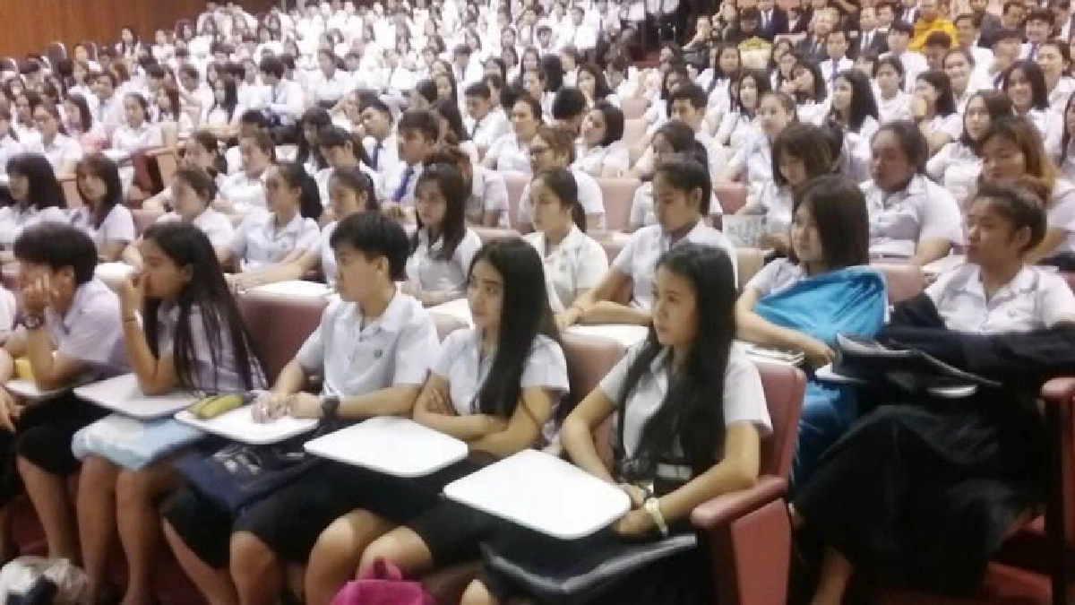 สปท. เลื่อน วาระรายงานปฏิรูประบบอุดมศึกษา