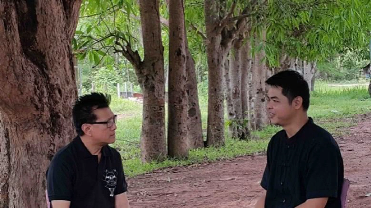 'ปั่น' ปรบมือรัวๆ... ครูผู้สวมบทพ่อของเด็กๆ 'ปั่น' ปรบมือรัวๆ... ครูผู้สวมบทพ่อของเด็กๆ