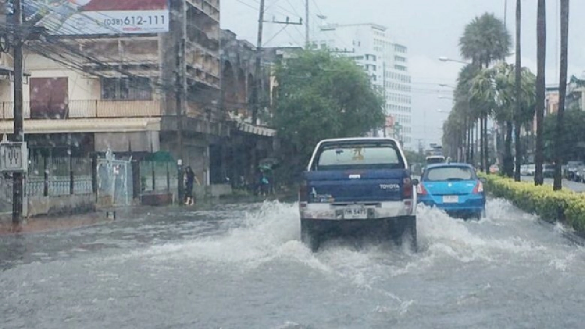 ระยองฝนตกหนักน้ำท่วมขังสูงกว่า50ซม. ระยองฝนตกหนักน้ำท่วมขังสูงกว่า50ซม.