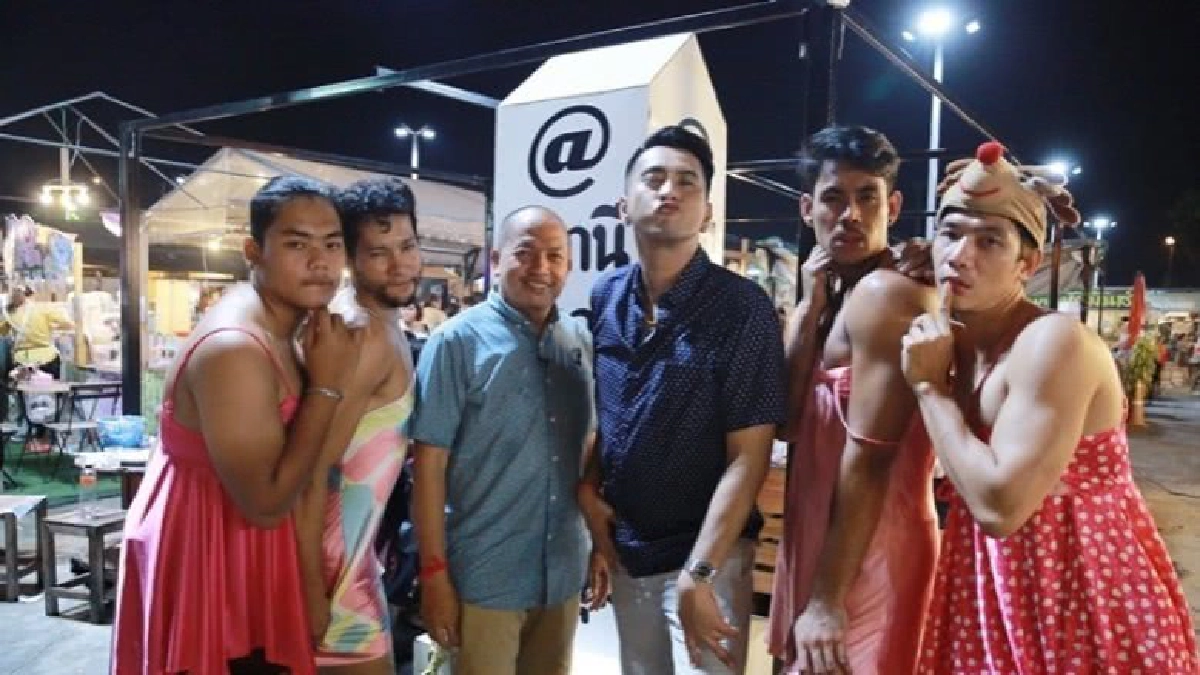 'บอล-ค่อม' ขอหลบแดด! พาชิมของอร่อยยามค่ำคืน 