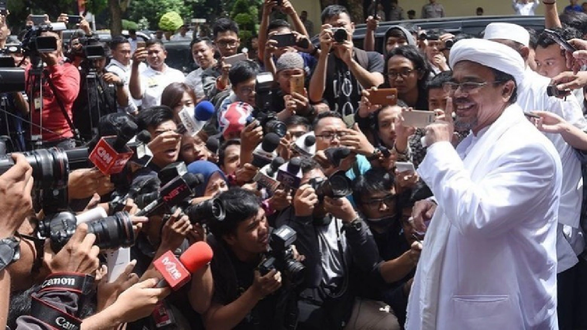 ผู้นำสุดโต่งศาสนาเจอข้อหาสื่อลามก 