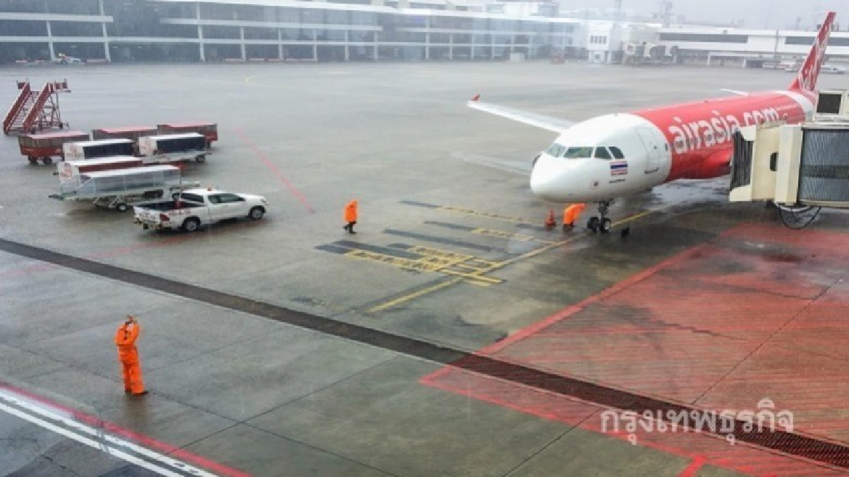 น้ำท่วม !! 2 เที่ยวบินจากดอนเมืองดีเลย์
