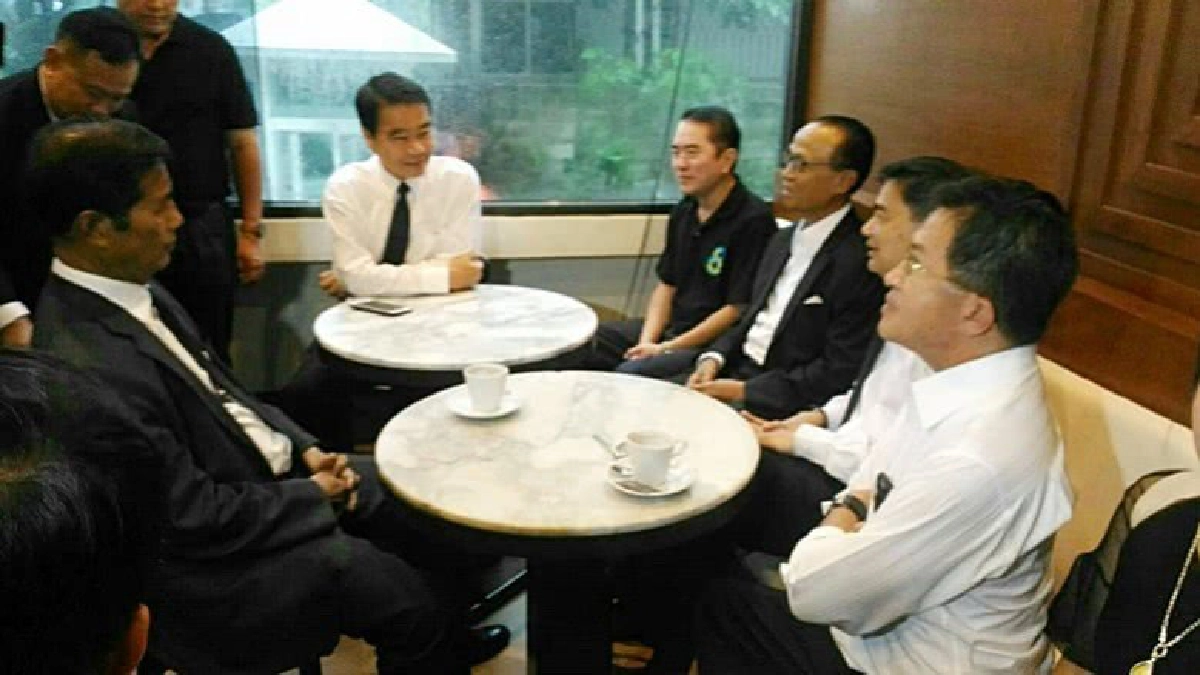 กปปส.จับเข่าคุย"มาร์ค”!!!