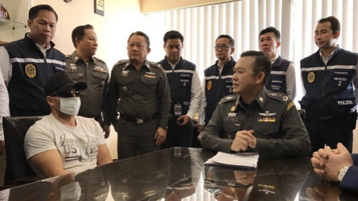 สตม.จับมือสังหารชาวรัสเซียหนีคดีเข้าไทย สตม.จับมือสังหารชาวรัสเซียหนีคดีเข้าไทย