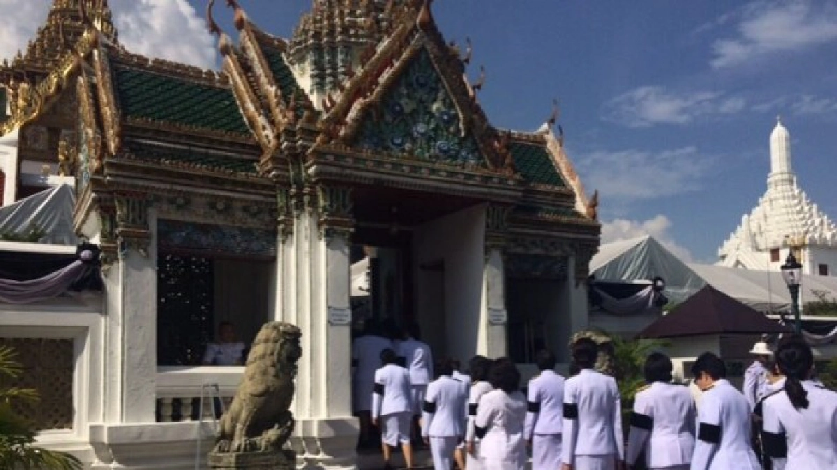 คณะบุคคล- ครอบครัว ทะยอยเป็นเจ้าภาพบำเพ็ญกุศลพระบรมศพ