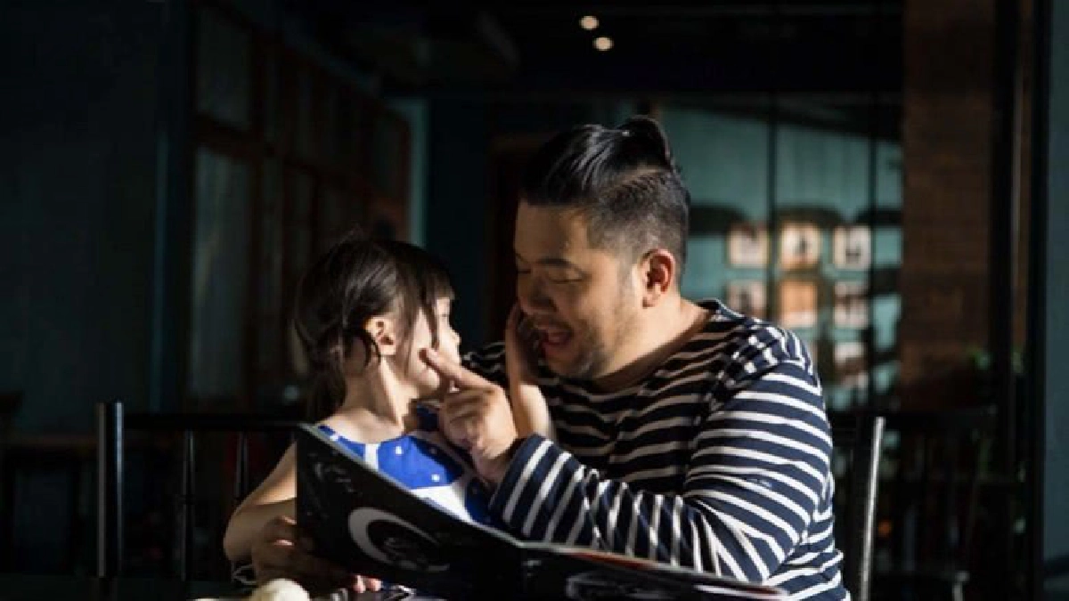 ‘บอย’ ถ่ายทอดความน่ารัก 'ชื่นใจ' ผ่านMV. ‘ดวงอาทิตย์’(คลิป) ‘บอย’ ถ่ายทอดความน่ารัก 'ชื่นใจ' ผ่านMV. ‘ดวงอาทิตย์’(คลิป)