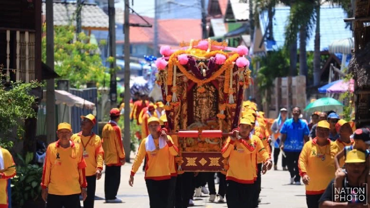 เชิญชมภาพชุด...งานประเพณีแห่เจ้าพ่อหลักเมืองสมุทรสาคร เชิญชมภาพชุด...งานประเพณีแห่เจ้าพ่อหลักเมืองสมุทรสาคร