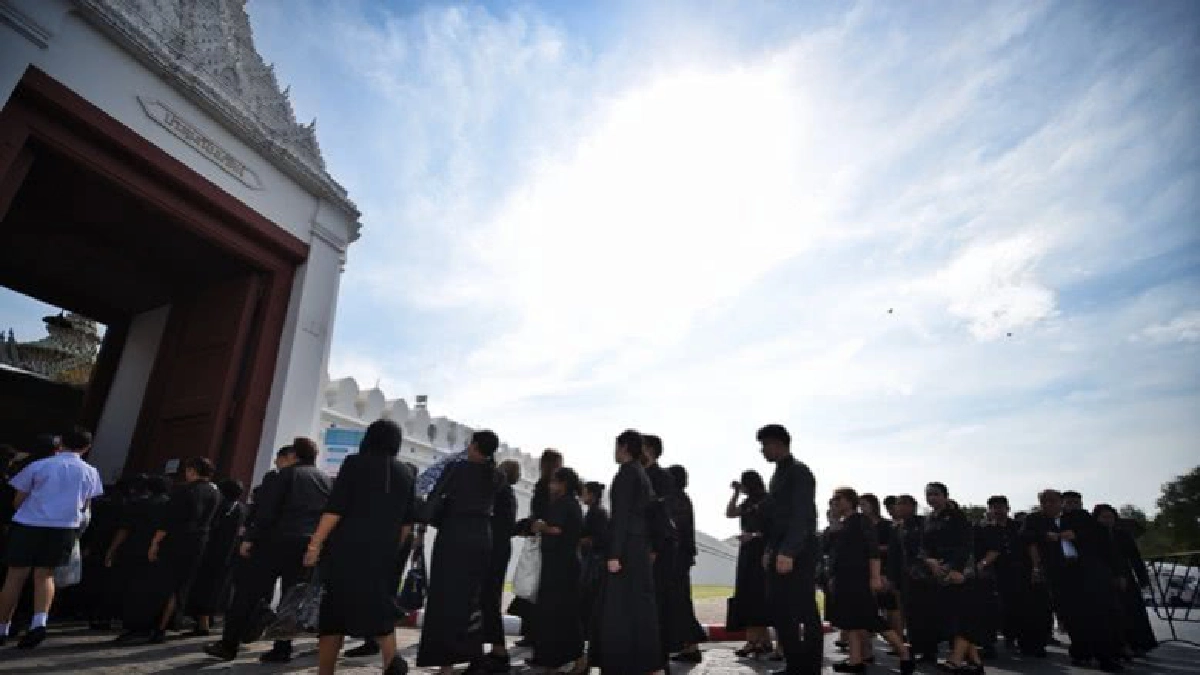 ทรงเป็นแบบอย่างในการทำเพื่อคนด้อยโอกาสกว่า