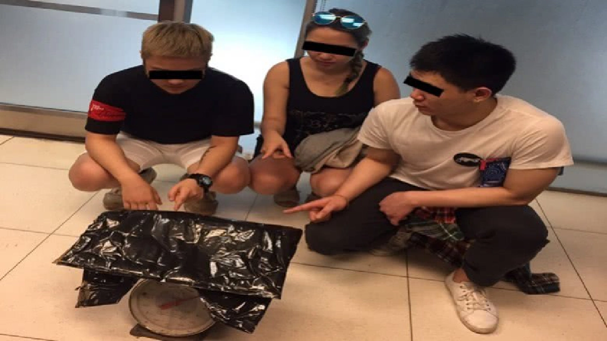 รวบหนุ่มสาวชาวจีนขนโคเคนคาด่านสุวรรณภูมิ 