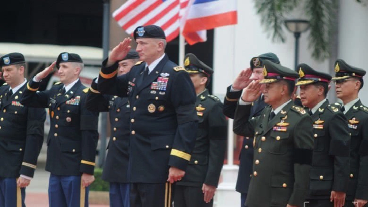 ผบ.ทบ.ไทย ต้อนรับ ผบ.กองกำลังทางบกสหรัฐฯ (ภาพชุด) ผบ.ทบ.ไทย ต้อนรับ ผบ.กองกำลังทางบกสหรัฐฯ (ภาพชุด)