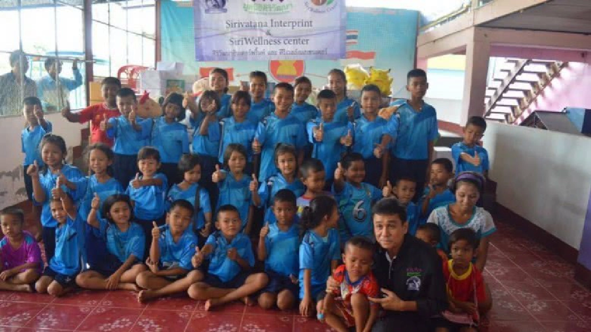 เดินตามรอยพ่อส่งเสริมการศึกษาเด็กไทยในชนบท