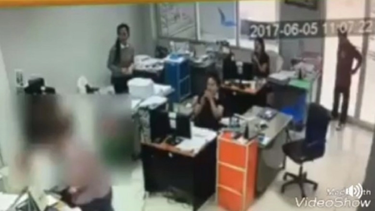 ผญบ.สุดกร่างบุกชก ผจก.กองทุนโรงไฟฟ้าขนอม ผญบ.สุดกร่างบุกชก ผจก.กองทุนโรงไฟฟ้าขนอม