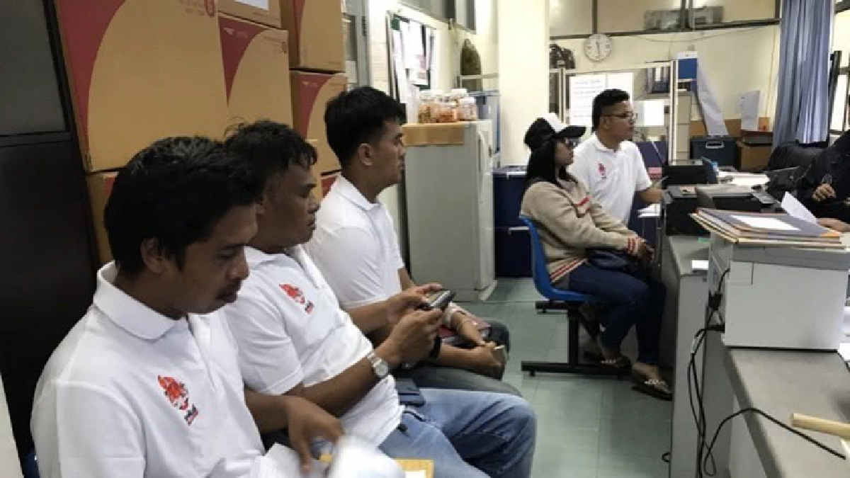 ร้องกองปราบถูกตุ๋นเลี้ยงกุ้งก้ามแดงแห่ลงทุน2พันรายสูญ20ล้าน ร้องกองปราบถูกตุ๋นเลี้ยงกุ้งก้ามแดงแห่ลงทุน2พันรายสูญ20ล้าน