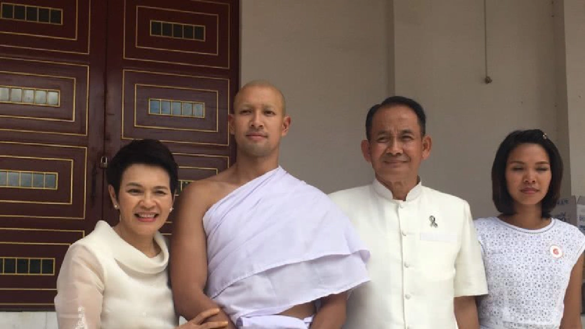 ‘เกรท’ บวชแทนคุณพ่อแม่ (คลิป) ‘เกรท’ บวชแทนคุณพ่อแม่ (คลิป)