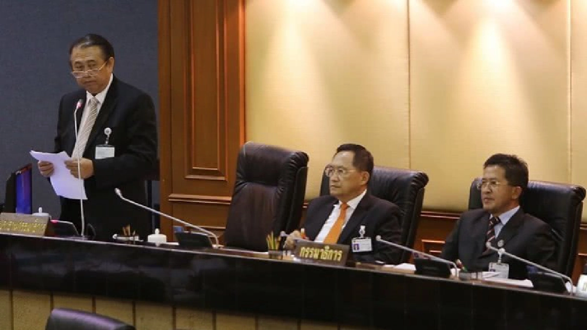 "กมธ.สปท."ชงตั้ง"ร.ร.คนการเมือง" "กมธ.สปท."ชงตั้ง"ร.ร.คนการเมือง"