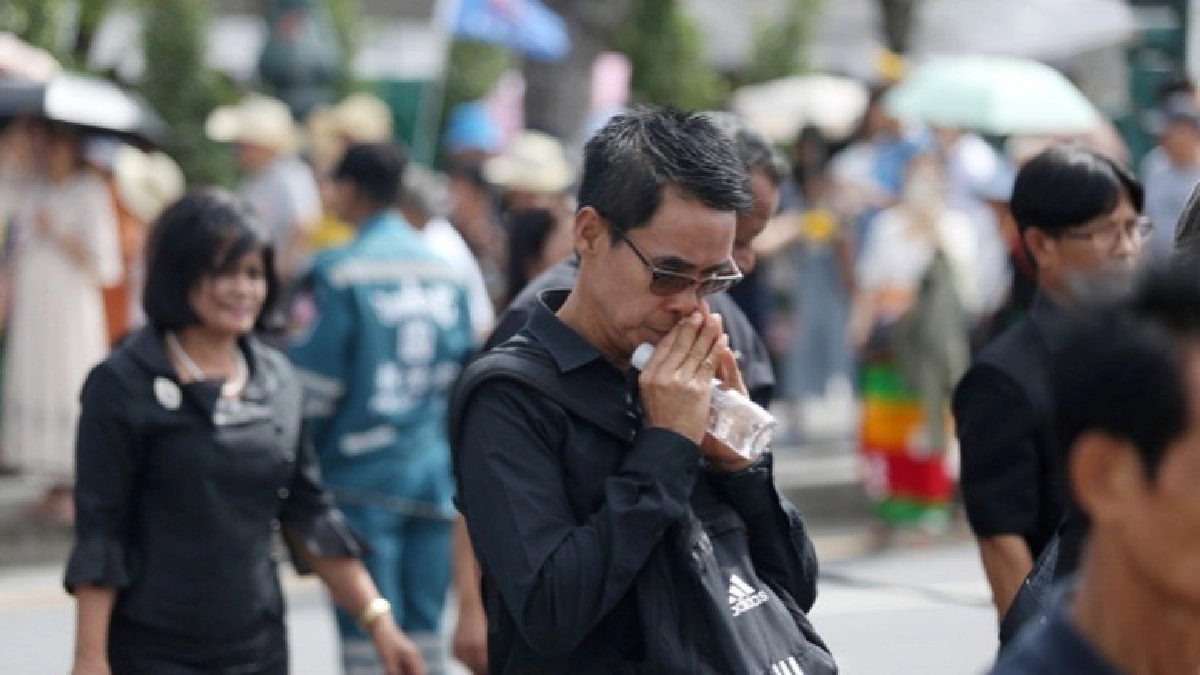 สนว.สรุปยอดประชาชนกราบพระบรมศพ สนว.สรุปยอดประชาชนกราบพระบรมศพ
