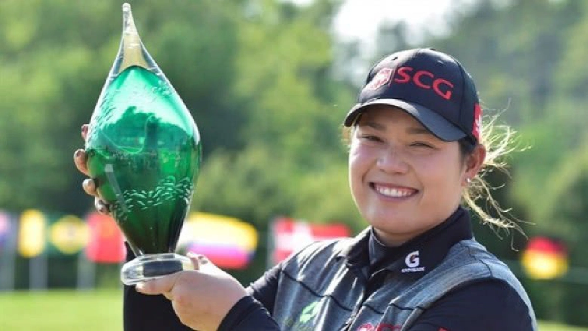 “เอรียา” คว้าแชมป์มานูไลฟ์ฯ จ่อมือ 1 โลก