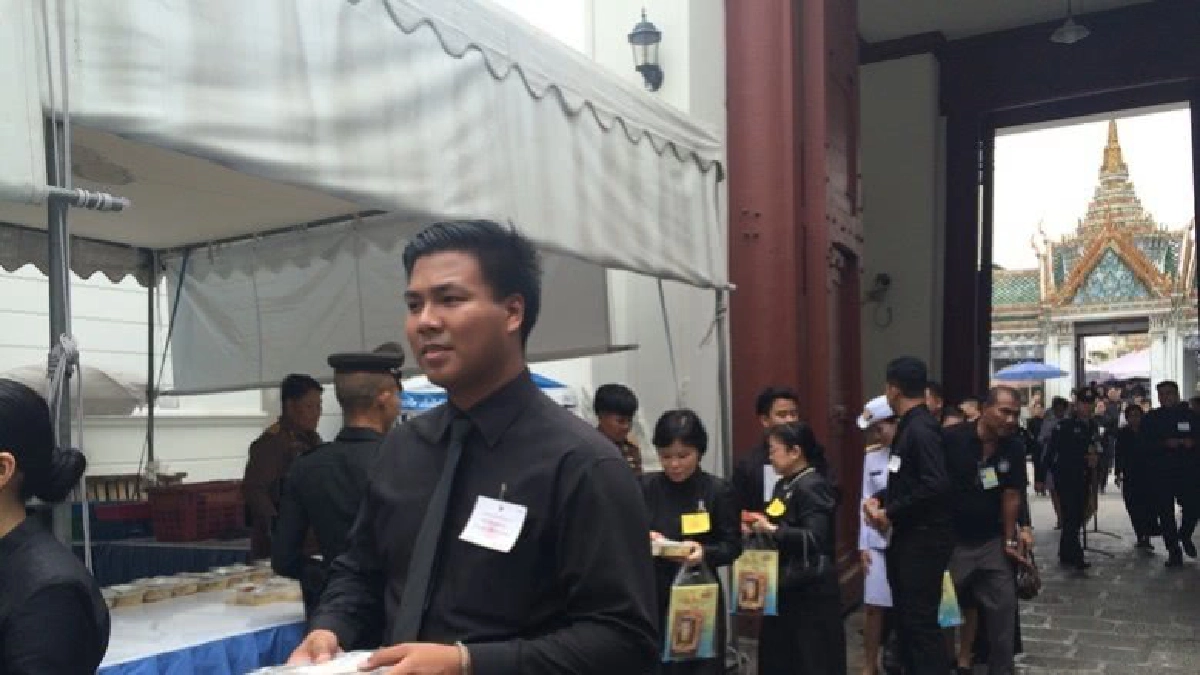 สมเด็จพระเจ้าอยู่หัว พระราชทานอาหาร-น้ำดื่ม ทุกวัน