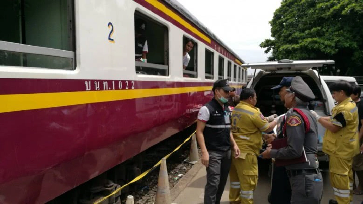 หนุ่มวัย24 ผูกคอดับคาห้องน้ำโบกี้รถไฟหัวลำโพง หนุ่มวัย24 ผูกคอดับคาห้องน้ำโบกี้รถไฟหัวลำโพง