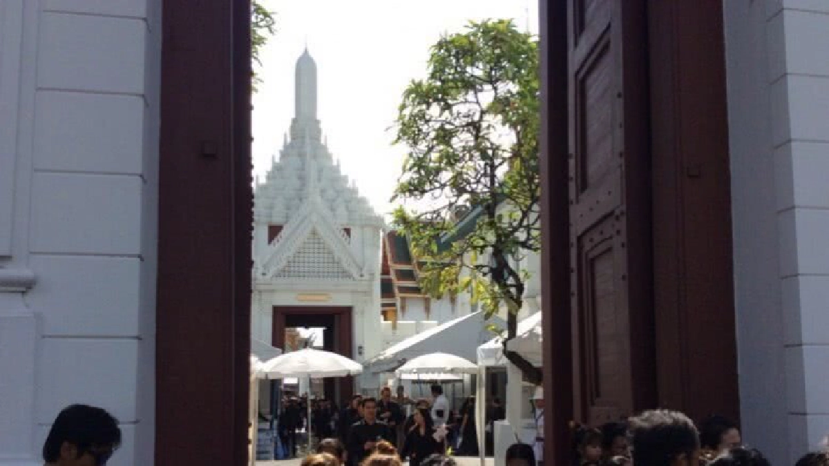 เก็บพระบรมฉายาลักษณ์ในหลวง ร.9 ไว้เตือนใจ
