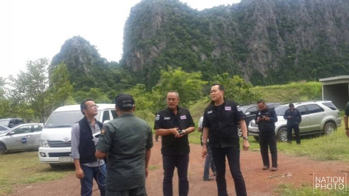 ยธ.ลุยสอบที่ดิน คนดังเมืองอุทัย(คลิป) ยธ.ลุยสอบที่ดิน คนดังเมืองอุทัย(คลิป)