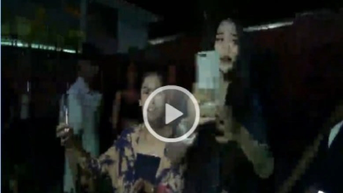 “ลำไย ไหทองคำ”พูดถึงนายกฯ“ท่านเป็นคนตลก” “ลำไย ไหทองคำ”พูดถึงนายกฯ“ท่านเป็นคนตลก”