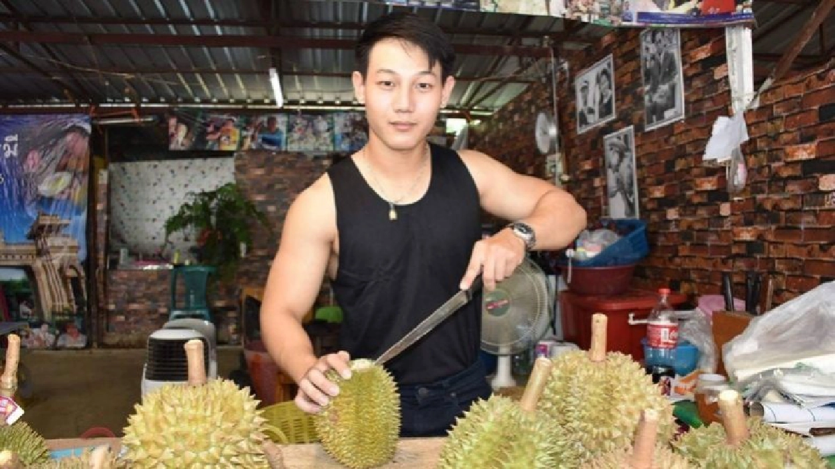 สุดแซบ!! “พ่อค้าทุเรียนก้ามใหญ่” สุดแซบ!! “พ่อค้าทุเรียนก้ามใหญ่”