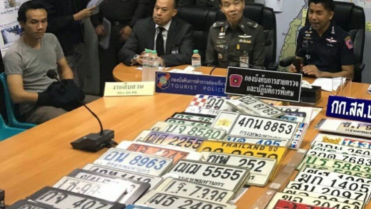 ท่าอากาศยานสุวรรณภูมิ จับกุมผู้ต้องหาขโมยทรัพย์สินผู้โดยสาร ท่าอากาศยานสุวรรณภูมิ จับกุมผู้ต้องหาขโมยทรัพย์สินผู้โดยสาร