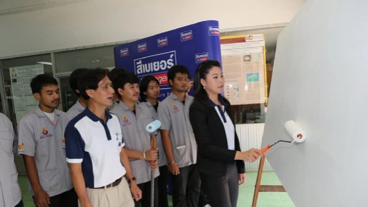 “จ๋า” อมรรัตน์ จัดเวิร์กช็อปสอนทาสีก่อนลงพื้นที่จริง “จ๋า” อมรรัตน์ จัดเวิร์กช็อปสอนทาสีก่อนลงพื้นที่จริง