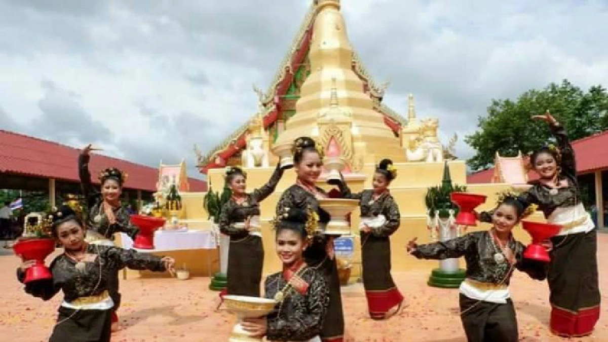 ประเพณีขึ้นธาตุเดือนเก้า