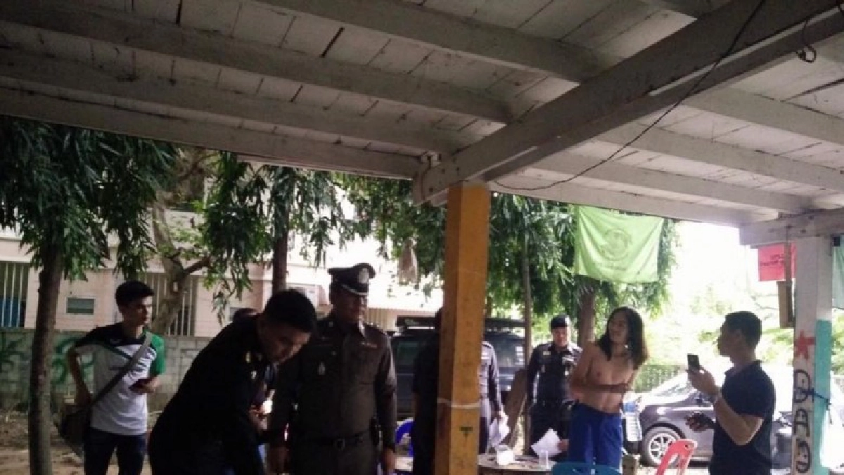 "เสธ.พีท"นำทหาร-ตร.บุกค้นบ้านดาวดิน (ชมคลิป) "เสธ.พีท"นำทหาร-ตร.บุกค้นบ้านดาวดิน (ชมคลิป)