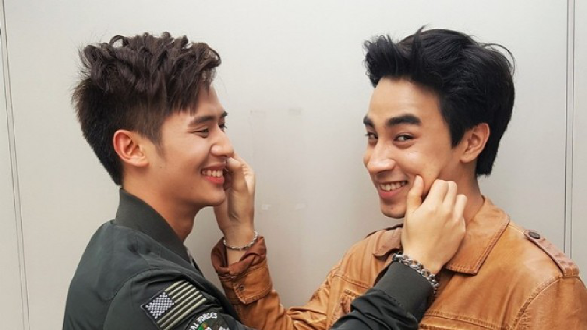 สองหนุ่มน้องใหม่ 'ฟีฟ่า - โซ่' สองหนุ่มน้องใหม่ 'ฟีฟ่า - โซ่'