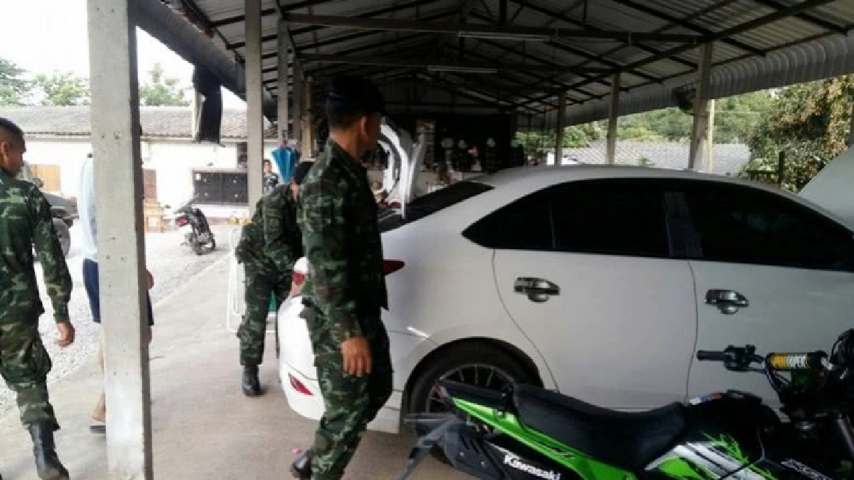 ทหาร-ตำรวจ ลำพูน สนธิกำลังบุกจู่โจมค้นยานรก ทหาร-ตำรวจ ลำพูน สนธิกำลังบุกจู่โจมค้นยานรก