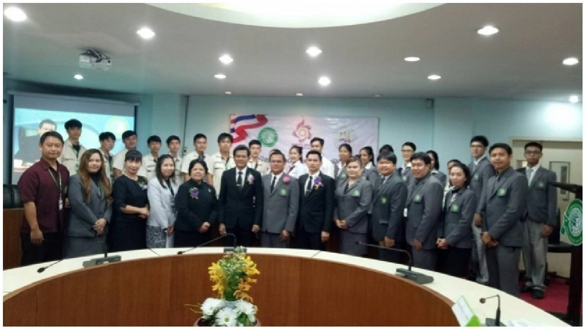 กพร.มอบป้ายศูนย์ทดสอบฯ พัฒนาอาชีวะสู่4.0 กพร.มอบป้ายศูนย์ทดสอบฯ พัฒนาอาชีวะสู่4.0