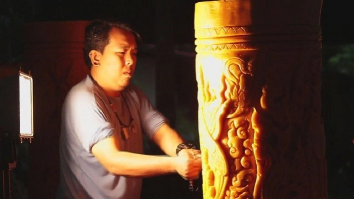 เร่งแกะสลัก“เทียนพรรษา” เร่งแกะสลัก“เทียนพรรษา”