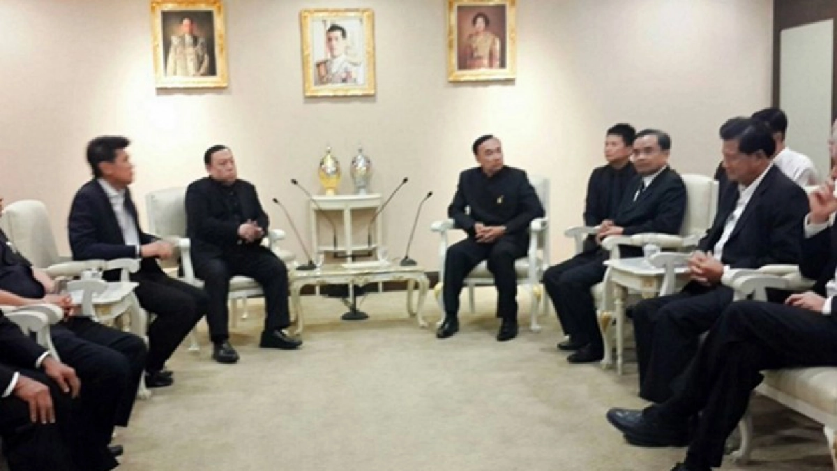 “ปชป.”  ยื่น 4 ข้อเสนอนายกฯแก้วิกฤติยางพารา