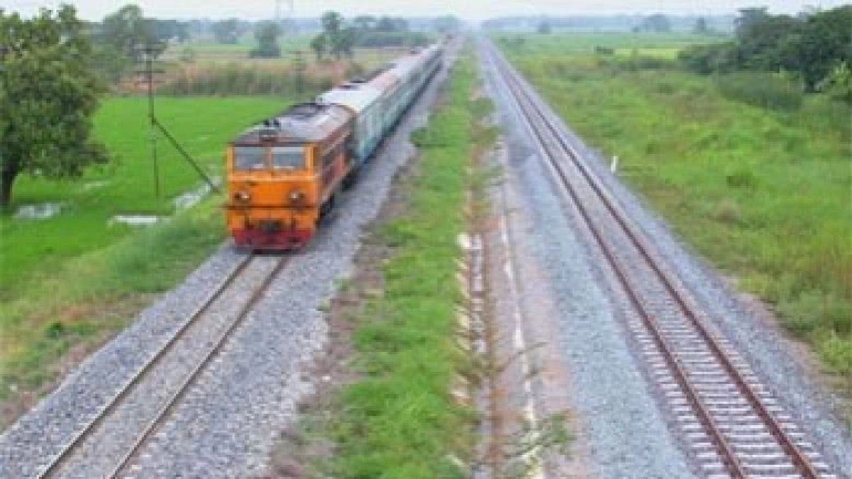 แห่ซื้อซองรถไฟทางคู่ 23รายเหมา5เส้นทาง            