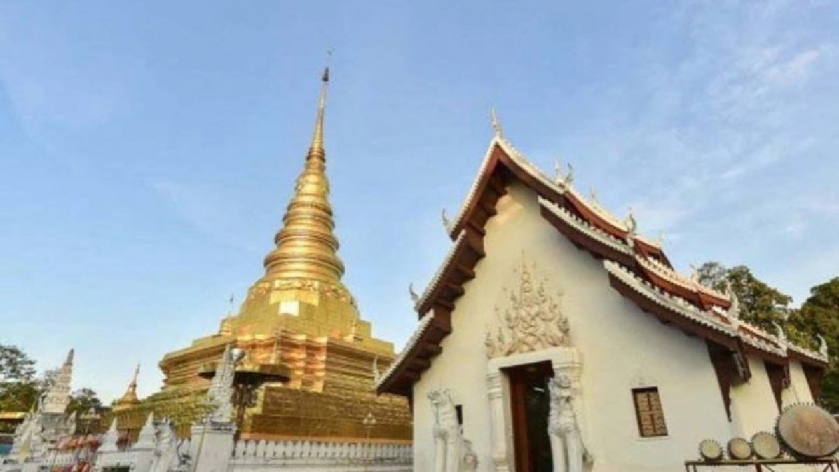 แอ่วน่าน สักการะพระธาตุแช่แห้ง