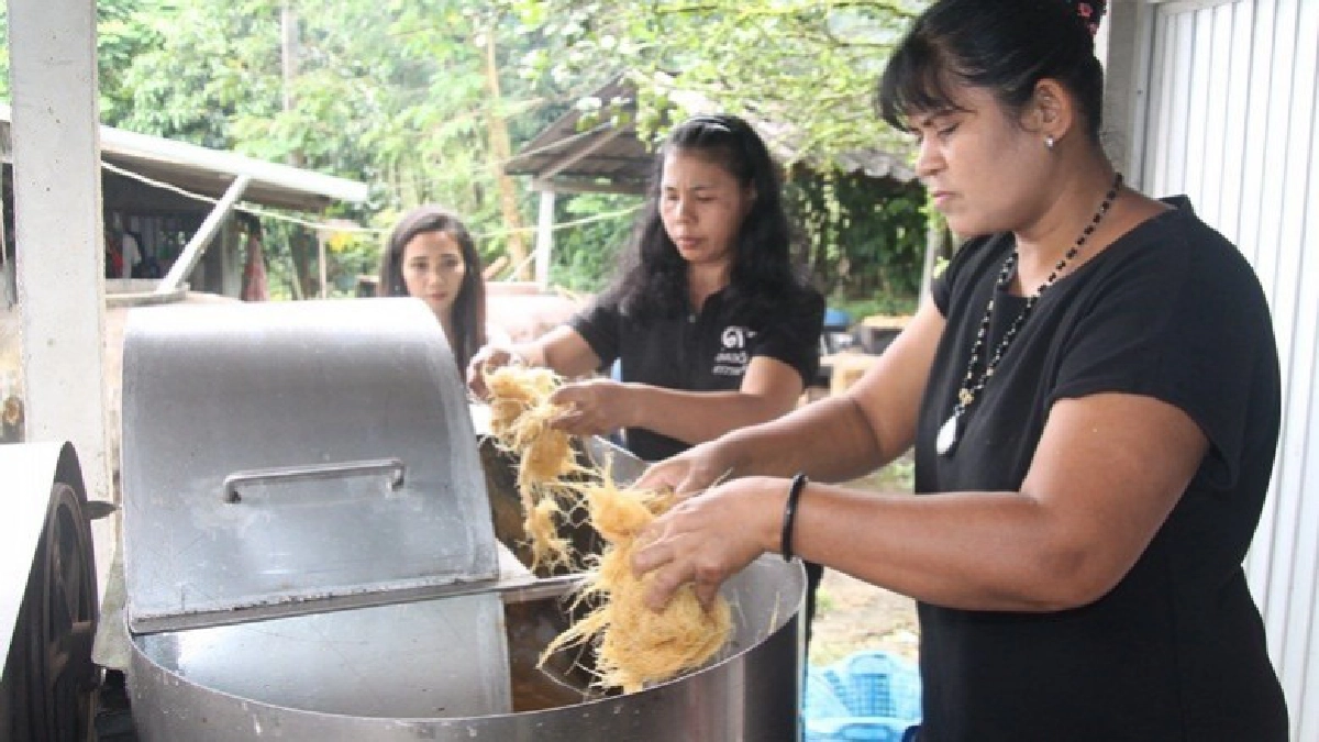 กศน.กันตัง หนุนจัดการขยะชุมชน