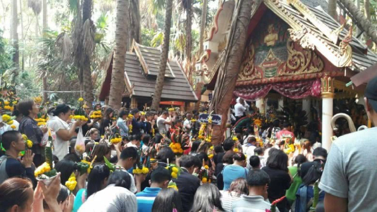 ปู่ศรีสุทโธให้โชคอีกแล้ว ชาวบ้านที่ทุ่งฝนถูกหวย 18 ล้าน ปู่ศรีสุทโธให้โชคอีกแล้ว ชาวบ้านที่ทุ่งฝนถูกหวย 18 ล้าน
