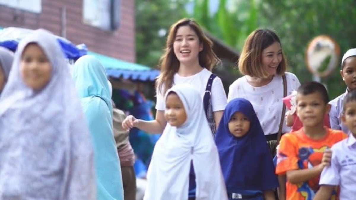 กบนอกกะลา ตาม 'อิสลามดีไซน์ แฟชั่นสไตล์มุสลิม' กบนอกกะลา ตาม 'อิสลามดีไซน์ แฟชั่นสไตล์มุสลิม'