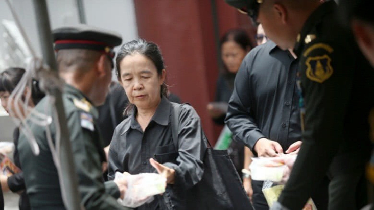 ประชาชนมาตอนไหนก็ไม่ต้องหิว ประชาชนมาตอนไหนก็ไม่ต้องหิว