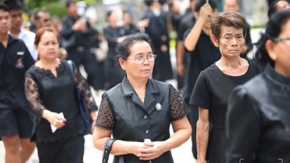 243 วัน มีประชาชนกราบพระบรมศพ 8,114,053 คน 243 วัน มีประชาชนกราบพระบรมศพ 8,114,053 คน