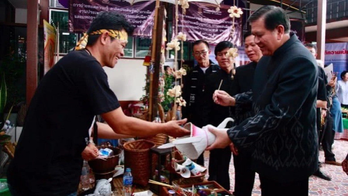 เปิดงานประเพณีบุญหลวง การละเล่นผีตาโขน