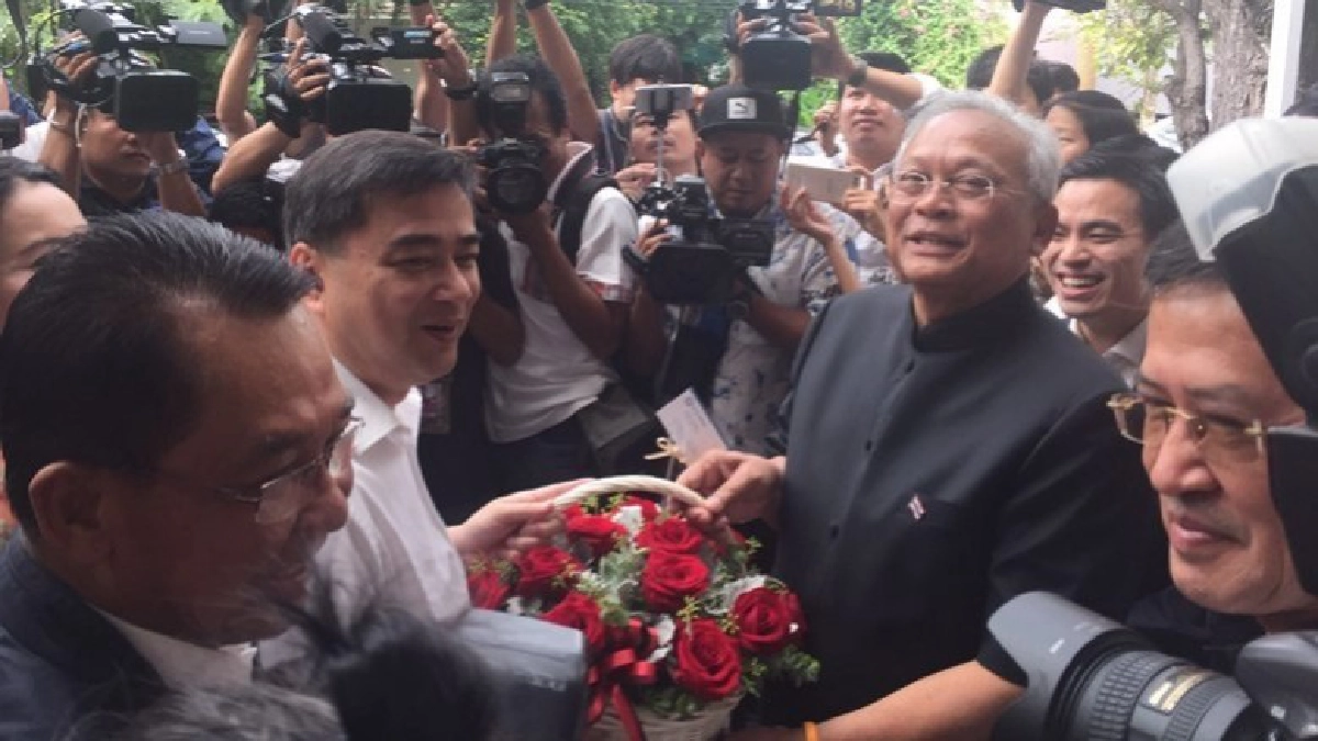“สุเทพ”ทำบุญวันเกิด68ปีวัดชลประทานรังสฤษดิ์ “สุเทพ”ทำบุญวันเกิด68ปีวัดชลประทานรังสฤษดิ์
