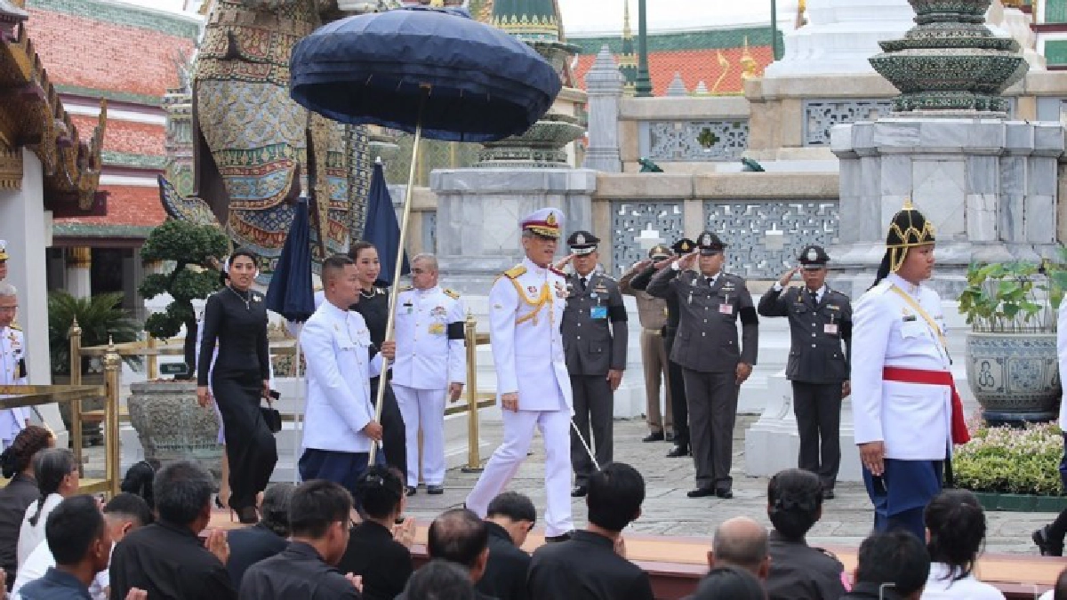 ในหลวง ร.10 ทรงบำเพ็ญพระราชกุศลวันอาสาฬหบูชา ในหลวง ร.10 ทรงบำเพ็ญพระราชกุศลวันอาสาฬหบูชา
