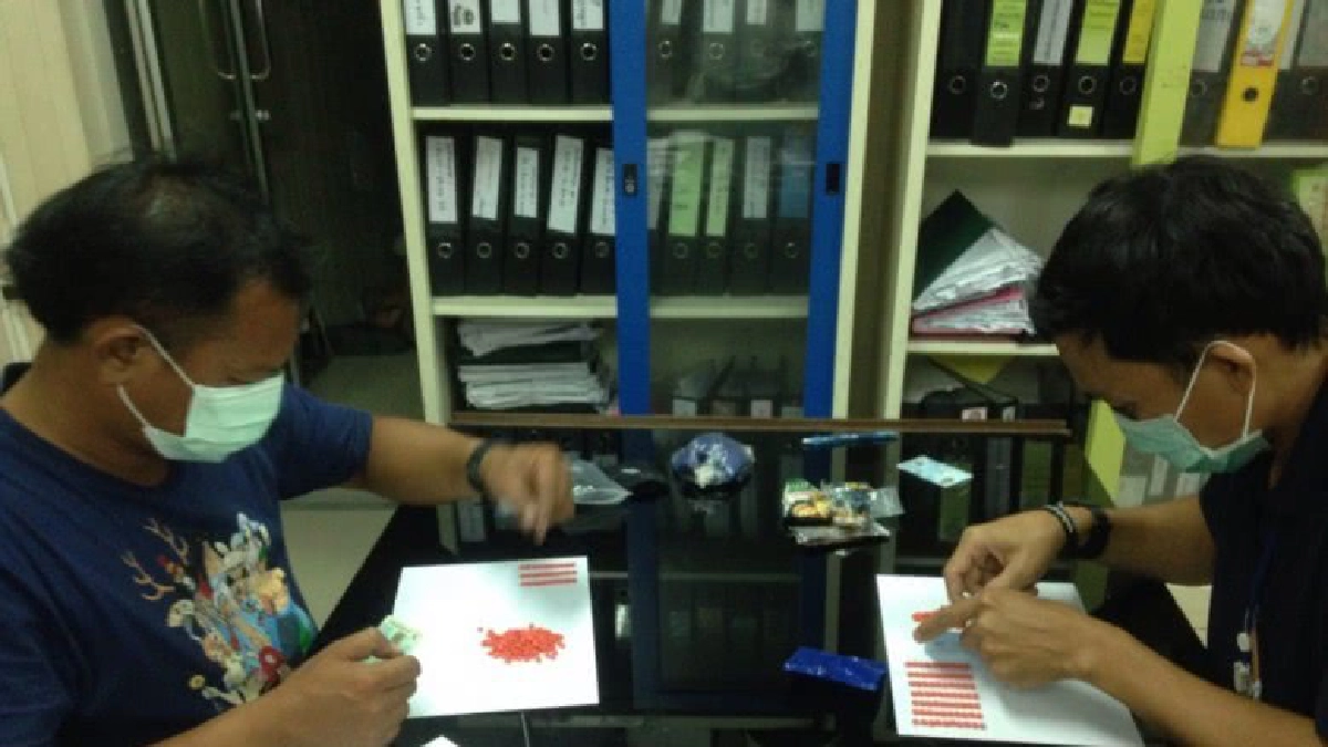 จับนักค้า-เสพยาพร้อมของกลาง2พันเม็ด