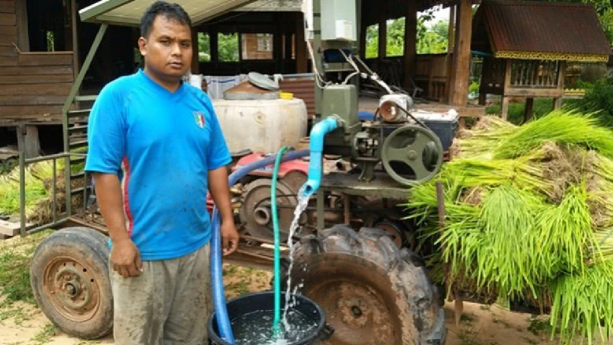 ผญบ.ดีกรี ป.ตรี สร้างรถอีแต๊กโซล่าเซล ผญบ.ดีกรี ป.ตรี สร้างรถอีแต๊กโซล่าเซล